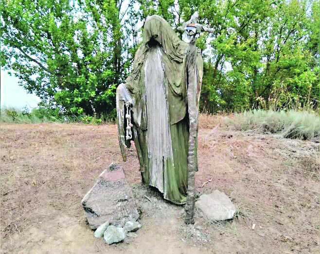 В Воронежской области появилась необычная статуя монаха